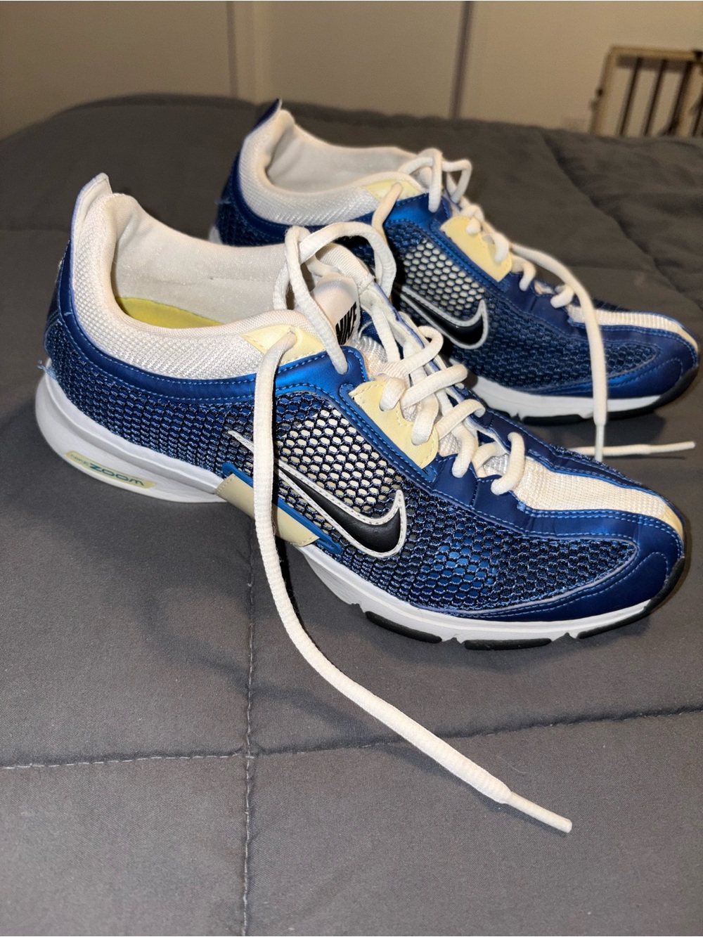 Women’s Nike Zoom Trainer Essential 2 in blue & white